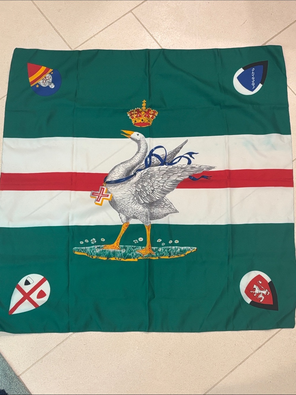 Green and White Crest-Embellished Decorative Scarf Wrap